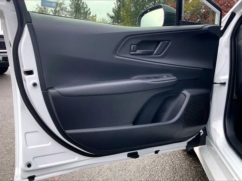 New 2026 Toyota Prius SE image 10