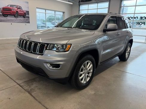 Certified 2021 Jeep Grand Cherokee Laredo X AWD/4WD image 1