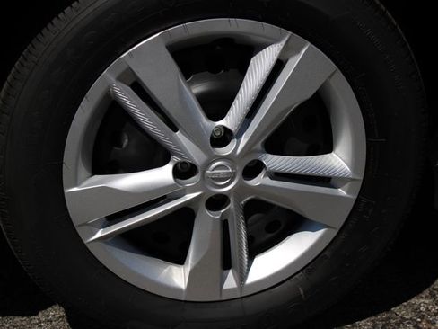Certified 2025 Nissan Kicks Play S FWD image 35