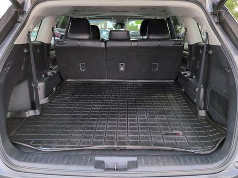 Used 2021 Toyota Highlander XLE FWD image 12