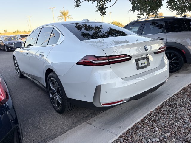 Used 2024 BMW i5 eDrive40i w/ Premium Package RWD image 8