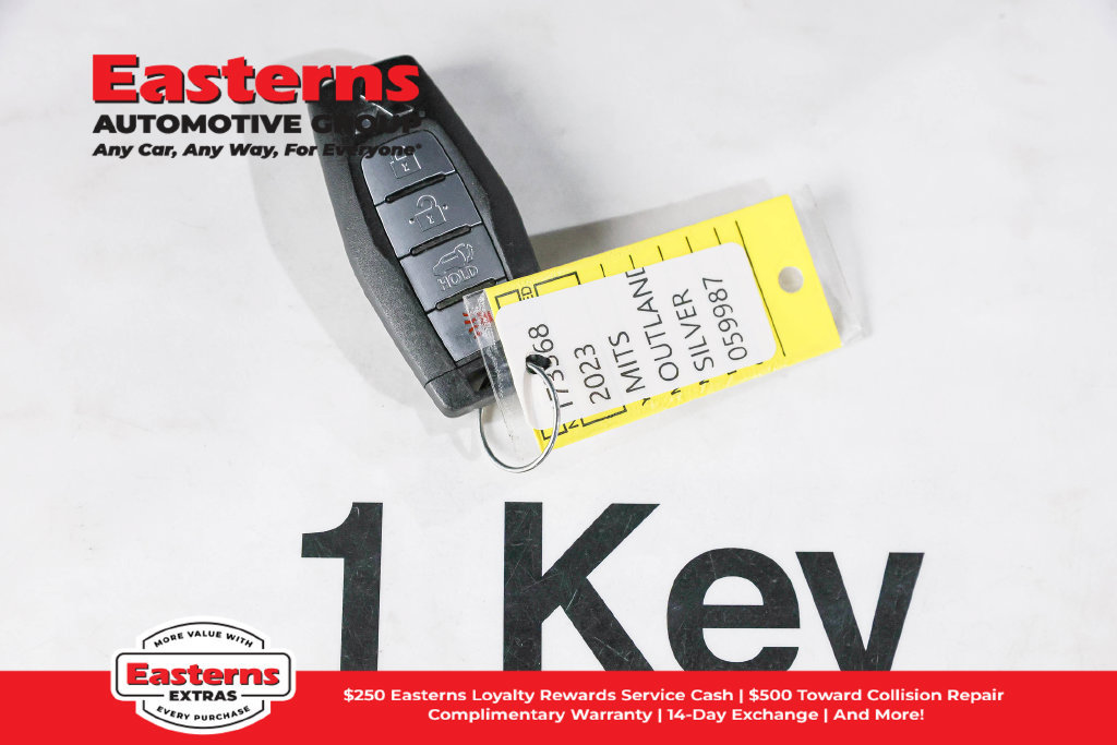 Used 2023 Mitsubishi Outlander SE AWD/4WD image 26