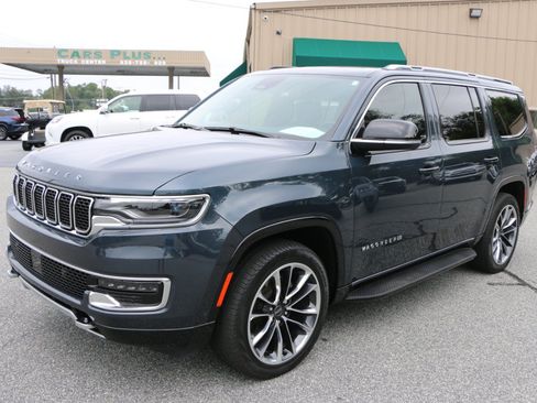 Used 2023 Jeep Wagoneer Series II w/ Premium Group I AWD/4WD image 1