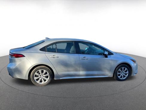 Used 2025 Toyota Corolla LE image 16