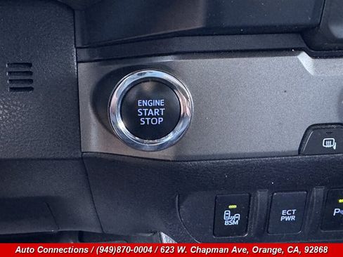 Used 2019 Toyota Tacoma TRD Sport w/ Technology Package RWD image 16