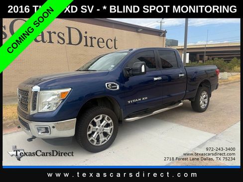 Used 2016 Nissan Titan SV RWD image 2