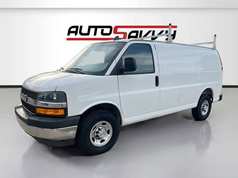 Used 2025 Chevrolet Express 2500 w/ Driver Convenience Package RWD image 3