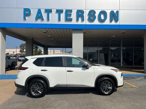 Used 2024 Nissan Rogue S FWD image 1