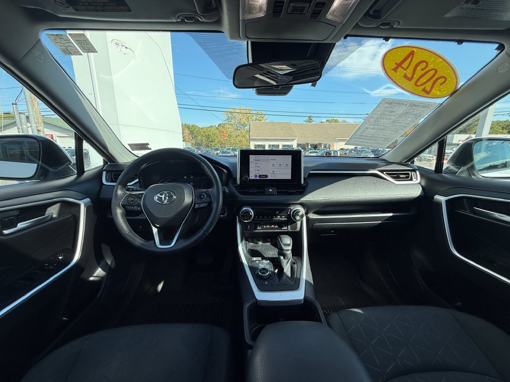 Used 2024 Toyota RAV4 XLE w/ Convenience Package AWD/4WD image 12