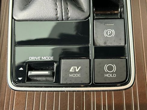 Used 2021 Toyota Sienna XLE image 22