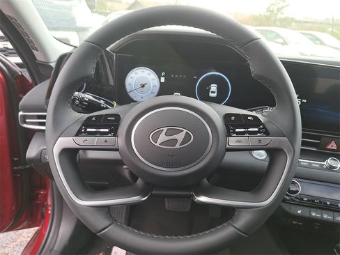 New 2024 Hyundai Elantra SEL w/ Convenience Package image 19