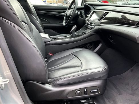 Used 2017 Buick LaCrosse Essence image 7