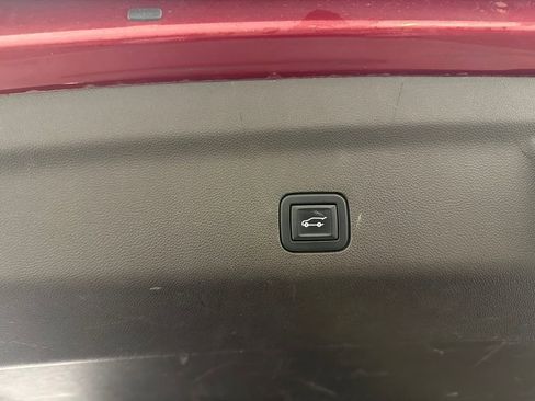 Used 2021 GMC Yukon SLT w/ Rear Media and Nav Package image 20