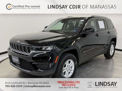 Used 2023 Jeep Grand Cherokee Laredo AWD/4WD image 5