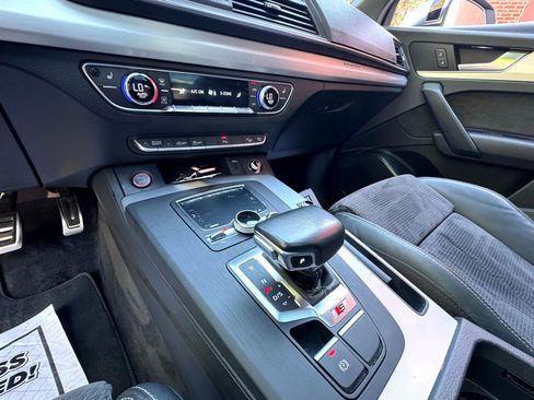 Used 2018 Audi SQ5 Premium Plus w/ Navigation Package image 19