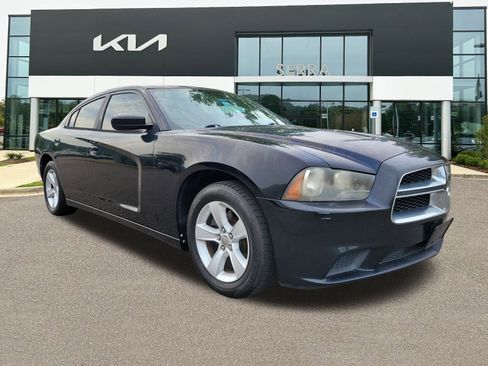 Used 2012 Dodge Charger SE image 1