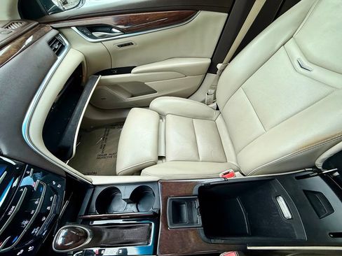Used 2014 Cadillac XTS Luxury FWD image 20