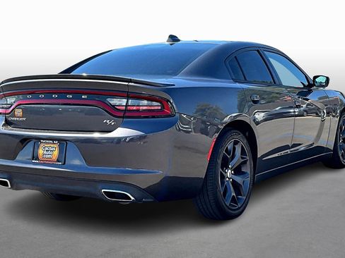 Used 2017 Dodge Charger R/T image 2