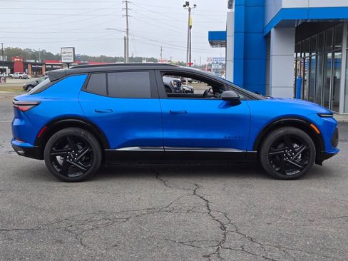 New 2026 Chevrolet Equinox EV RS image 3