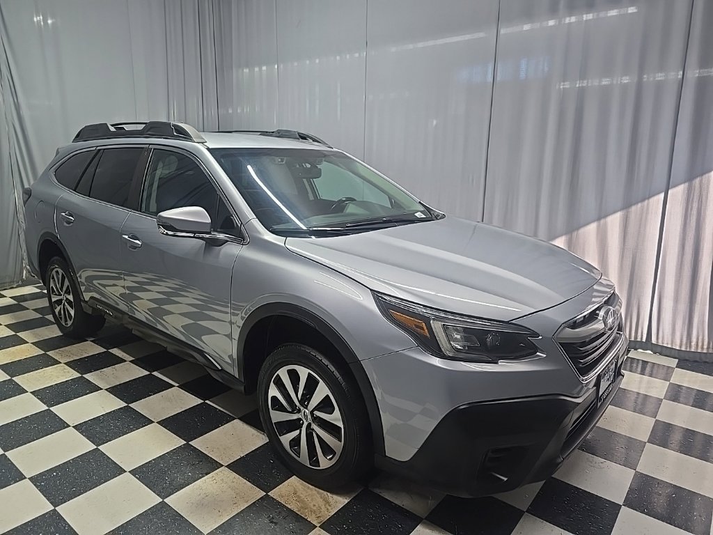 Used 2021 Subaru Outback Premium AWD/4WD image 3