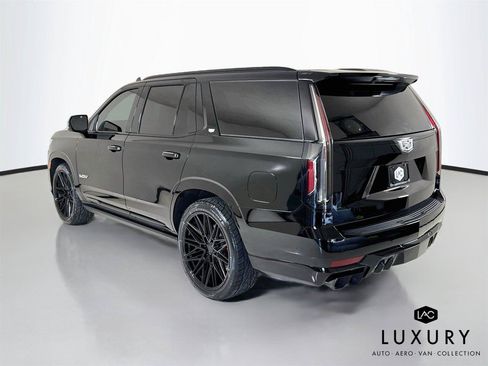 Used 2023 Cadillac Escalade V w/ LPO, ONYX Package AWD/4WD image 8