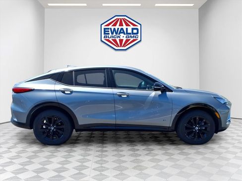 Certified 2025 Buick Envista Sport Touring FWD image 5