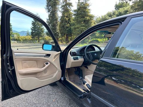 Used 2004 BMW 325i Sedan RWD image 25