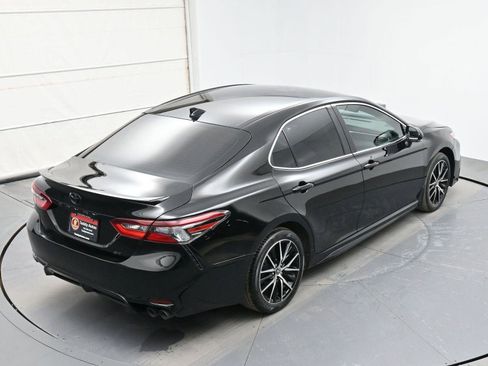 Used 2024 Toyota Camry SE image 32