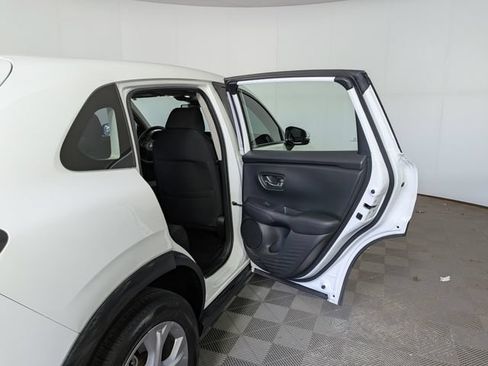 Certified 2024 Honda HR-V LX image 31