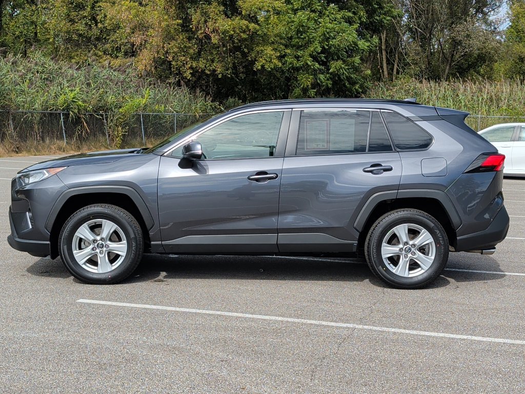 Certified 2021 Toyota RAV4 XLE w/ Convenience Package AWD/4WD image 4