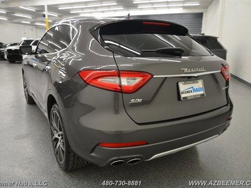Used 2018 Maserati Levante S GranLusso image 10