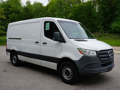 Used 2019 Mercedes-Benz Sprinter 1500 image 7
