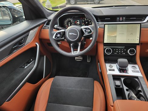 New 2026 Jaguar F-PACE SVR image 14