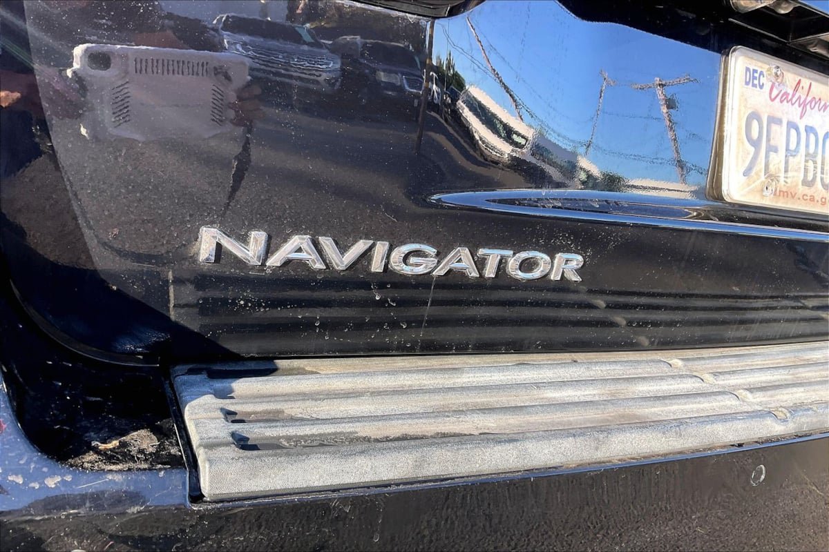 Used 2016 Lincoln Navigator Select RWD image 8