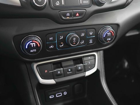 Used 2022 GMC Terrain SLT w/ Infotainment Package II AWD/4WD image 23