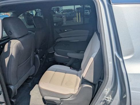 Used 2024 Chevrolet Traverse LT w/ Midnight/Sport Edition FWD image 9