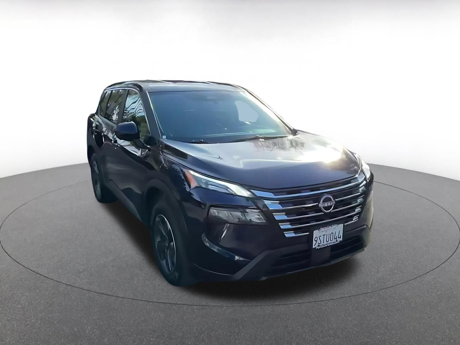 Used 2025 Nissan Rogue SV FWD image 3