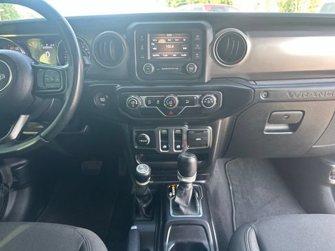 Used 2020 Jeep Wrangler Sport AWD/4WD image 21