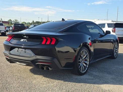 Used 2025 Ford Mustang GT Premium RWD image 5
