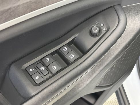 Used 2024 Jeep Grand Cherokee Limited AWD/4WD image 25