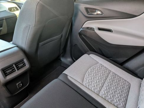 Used 2022 Chevrolet Equinox LT FWD image 34