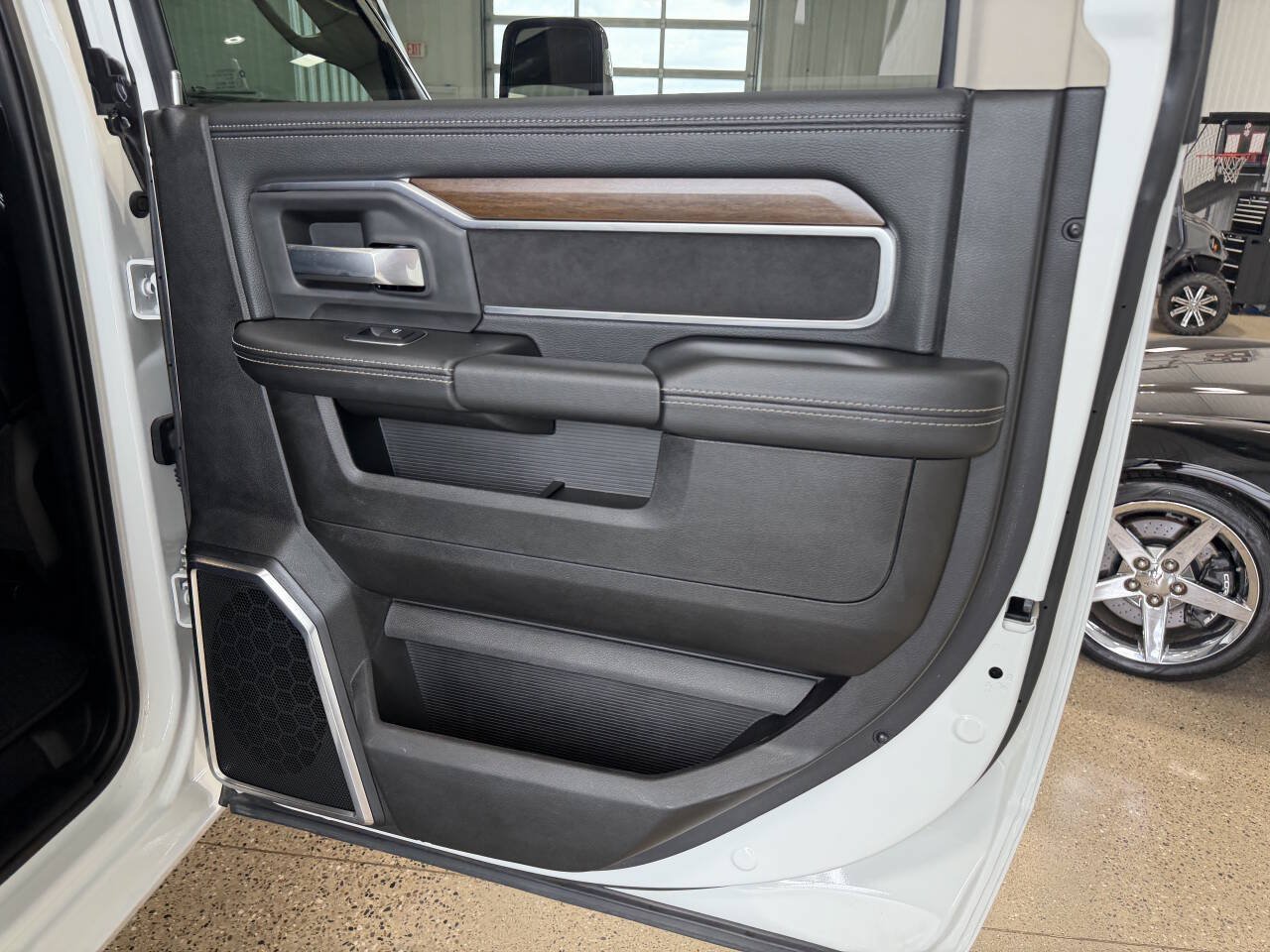 Used 2024 RAM 2500 Laramie w/ Safety Group AWD/4WD image 28