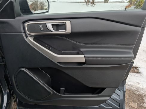 Used 2023 Ford Explorer XLT w/ Equipment Group 202A image 36