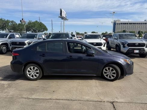 Used 2023 Toyota Corolla LE image 4