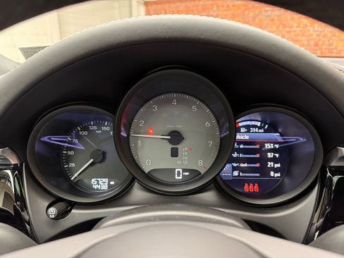 Used 2024 Porsche Macan S AWD/4WD image 17