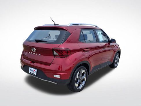 Used 2025 Hyundai Venue Limited FWD image 9
