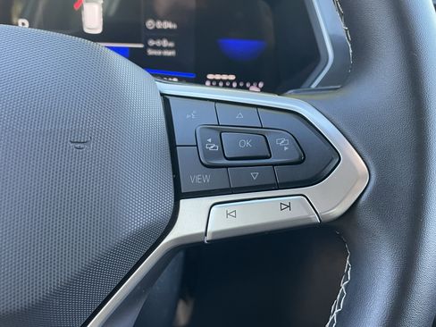 Certified 2024 Volkswagen Tiguan SE image 27