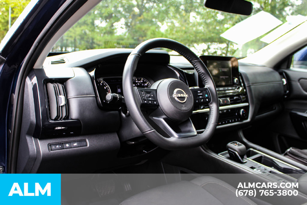 Used 2025 Nissan Pathfinder SV FWD image 24