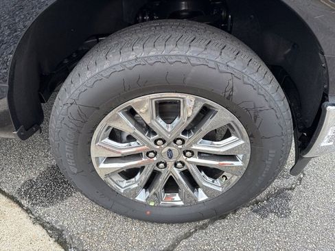 New 2025 Ford F150 Lariat w/ Equipment Group 501A Mid image 14