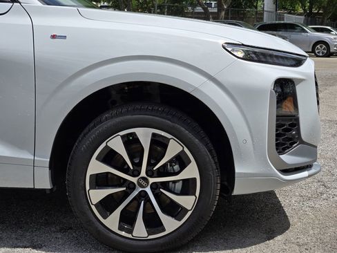 New 2026 Audi Q3 quattro 2.0T AWD/4WD image 13
